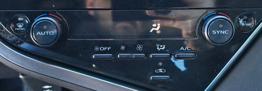 2018 Toyota Camry Image 12