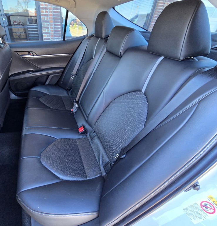 2018 Toyota Camry Image 15