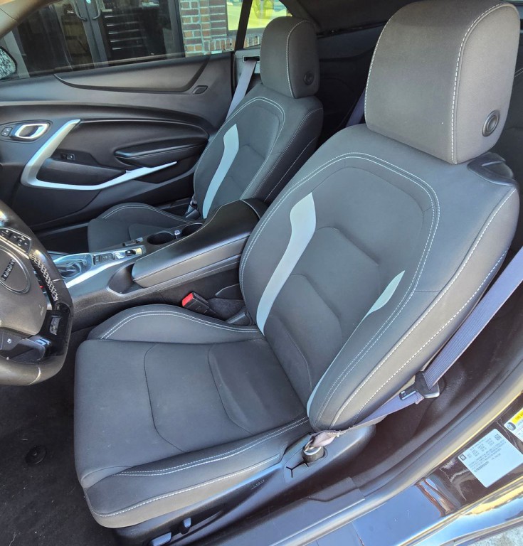 2017 Chevrolet Camaro Image 8