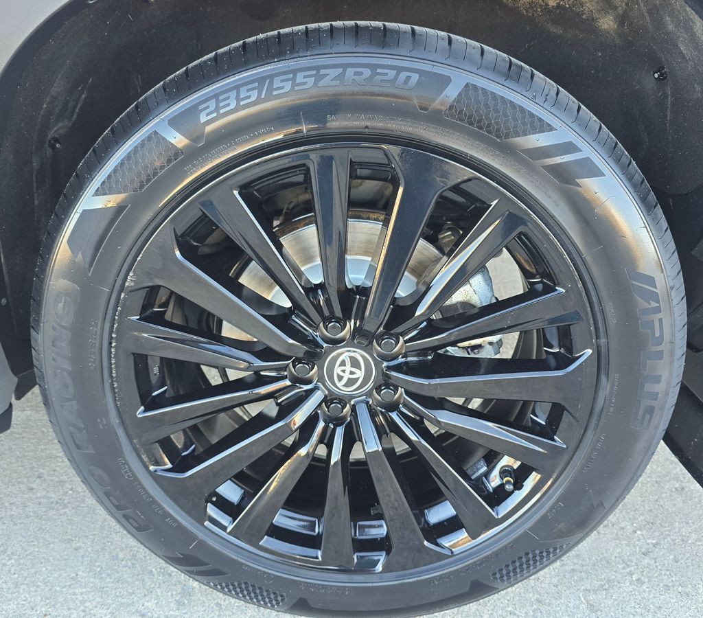 2024 Toyota Highlander Image 13