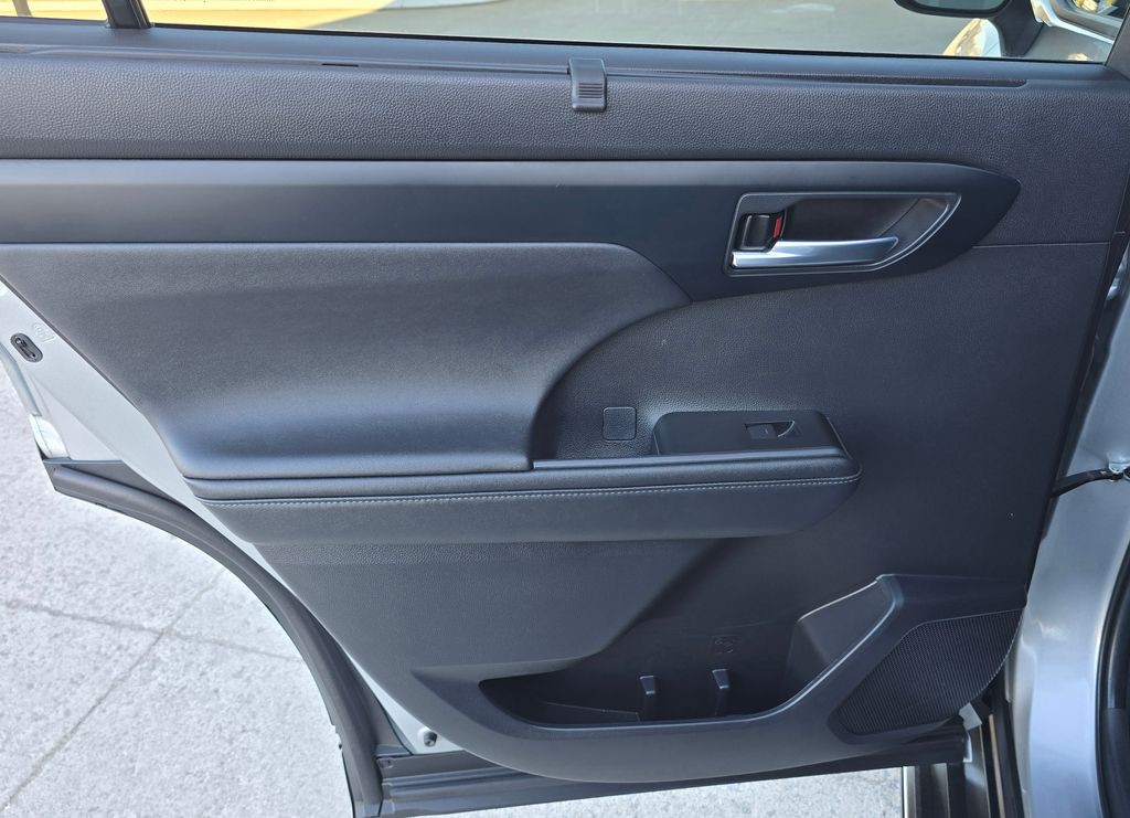 2024 Toyota Highlander Image 37