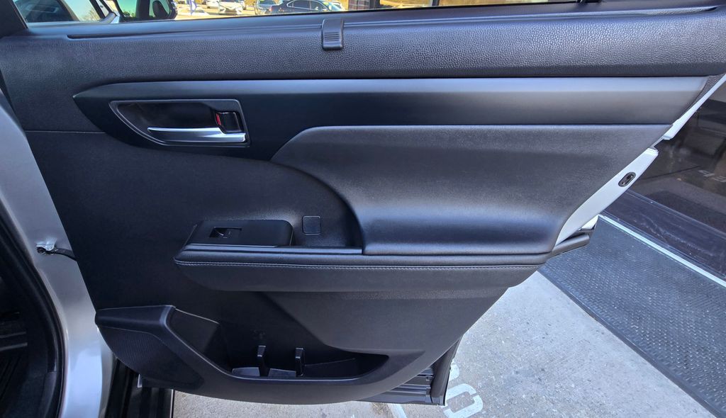 2024 Toyota Highlander Image 47