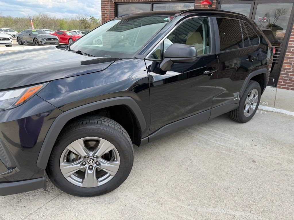 2023 Toyota Rav4 Image 2