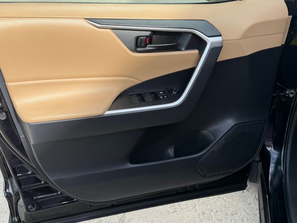 2023 Toyota Rav4 Image 8