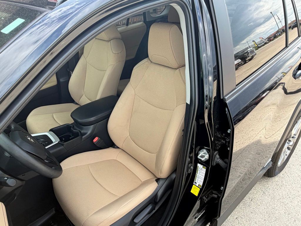 2023 Toyota Rav4 Image 11