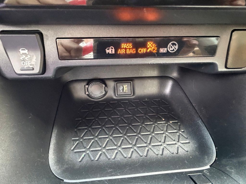 2023 Toyota Rav4 Image 30