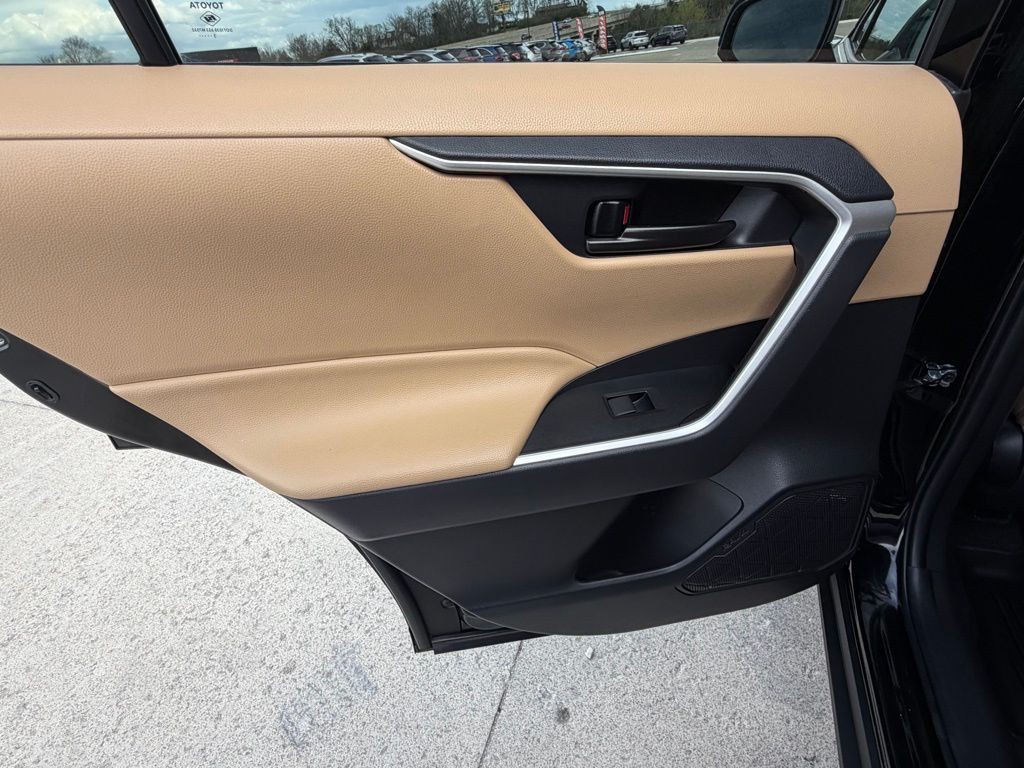 2023 Toyota Rav4 Image 36