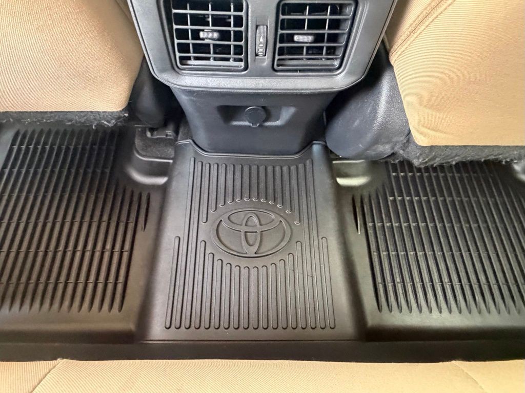 2023 Toyota Rav4 Image 39