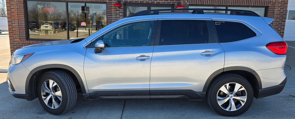 2022 Subaru Ascent Image 2