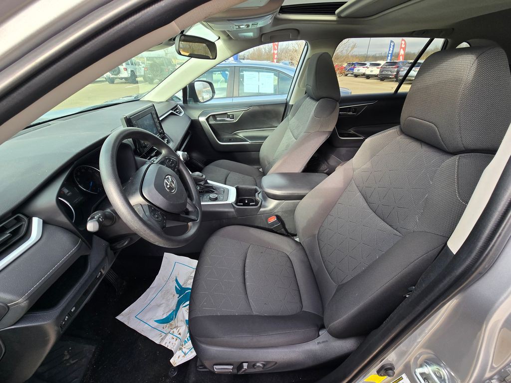 2022 Toyota Rav4 Image 3