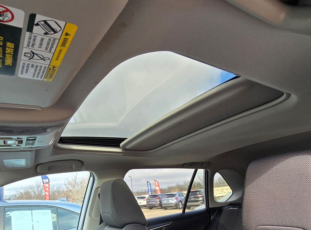 2022 Toyota Rav4 Image 4