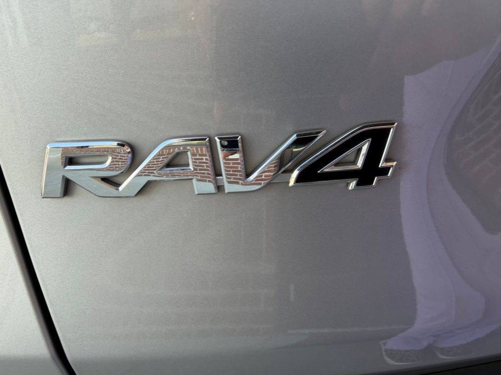 2022 Toyota Rav4 Image 4