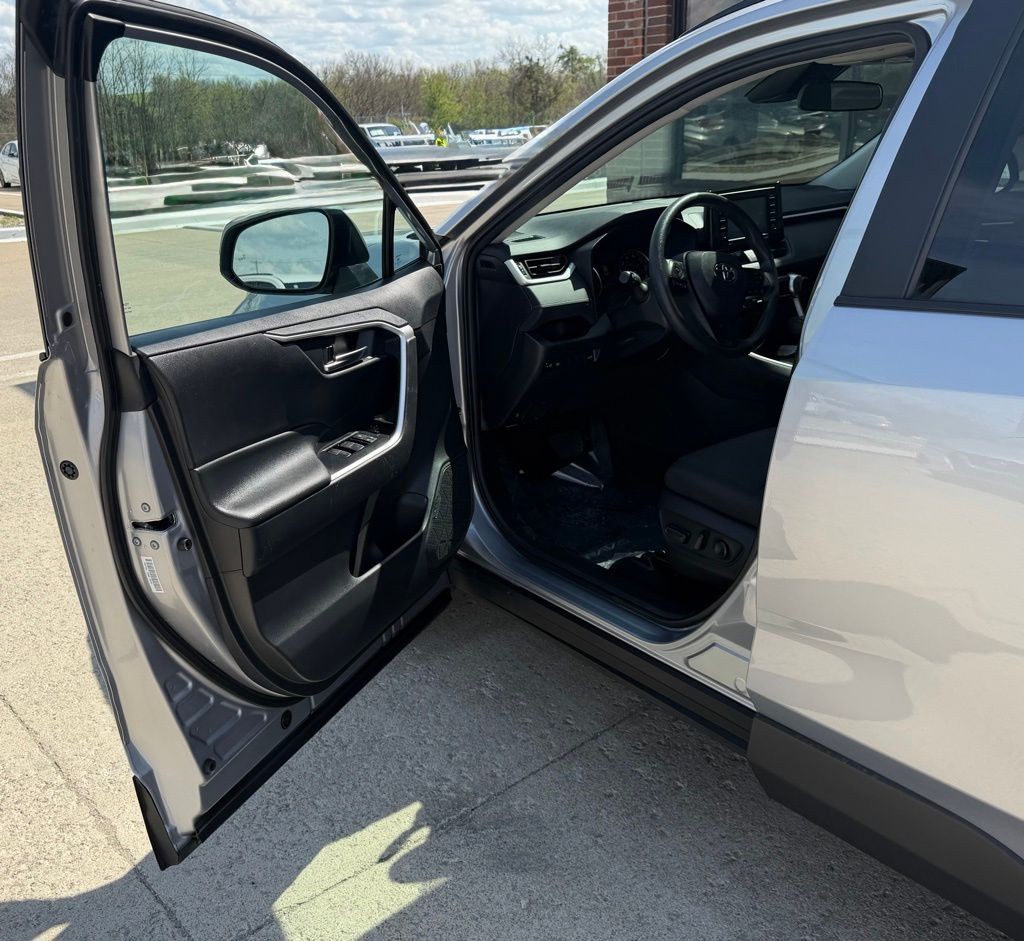 2022 Toyota Rav4 Image 12