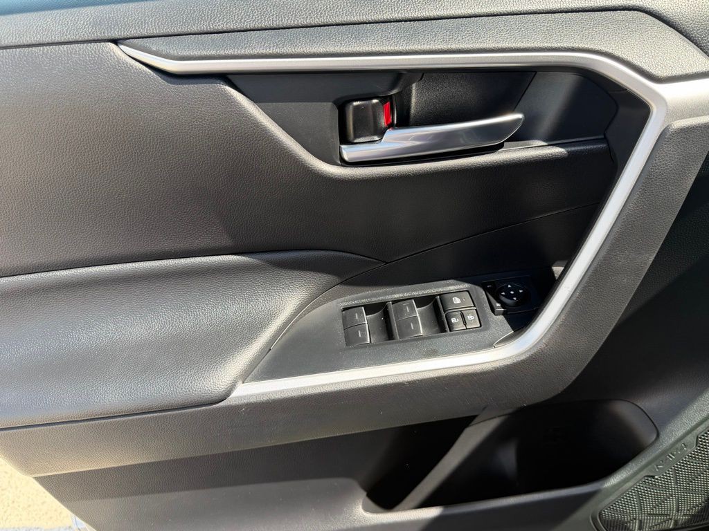 2022 Toyota Rav4 Image 15