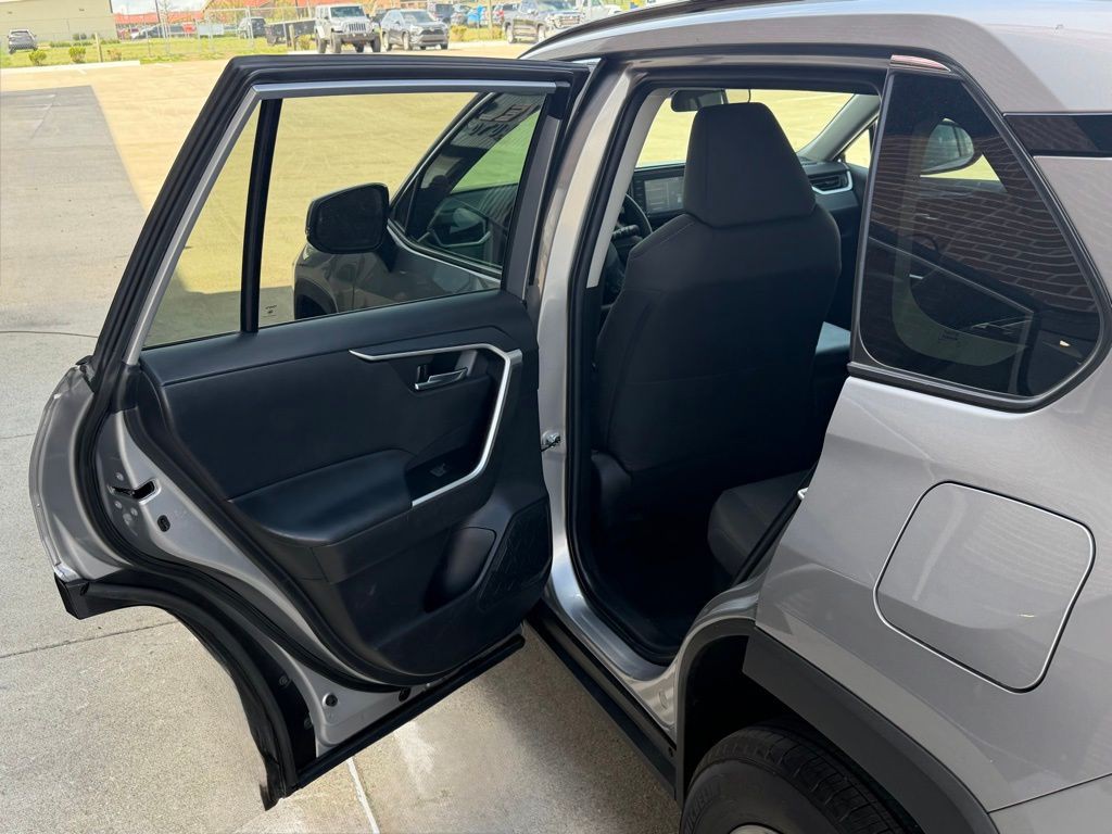 2022 Toyota Rav4 Image 40