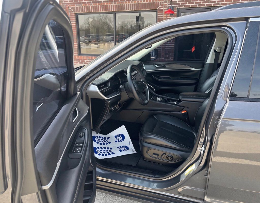 2021 Jeep Grand Cherokee Image 23