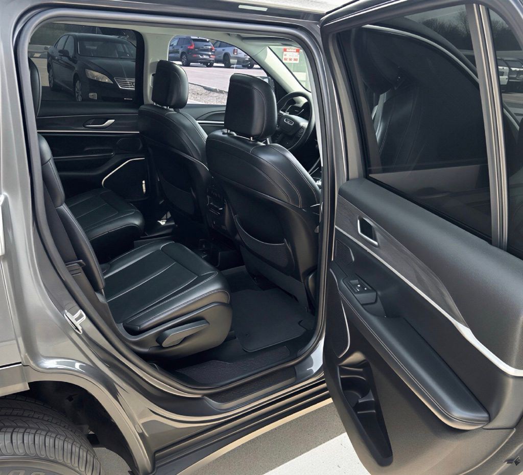 2021 Jeep Grand Cherokee Image 36