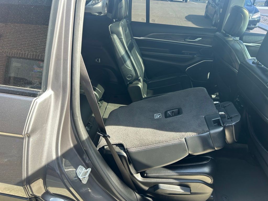 2021 Jeep Grand Cherokee Image 38