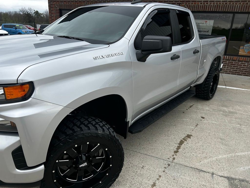 2019 Chevrolet Silverado 1500 Image 2
