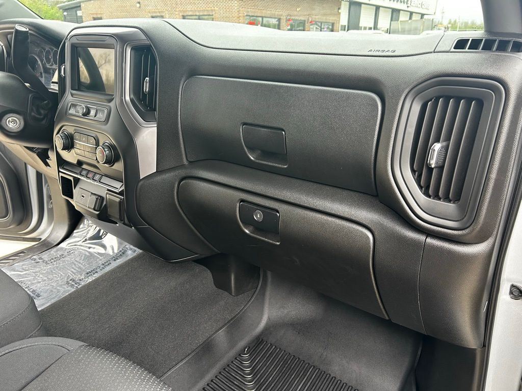 2019 Chevrolet Silverado 1500 Image 12