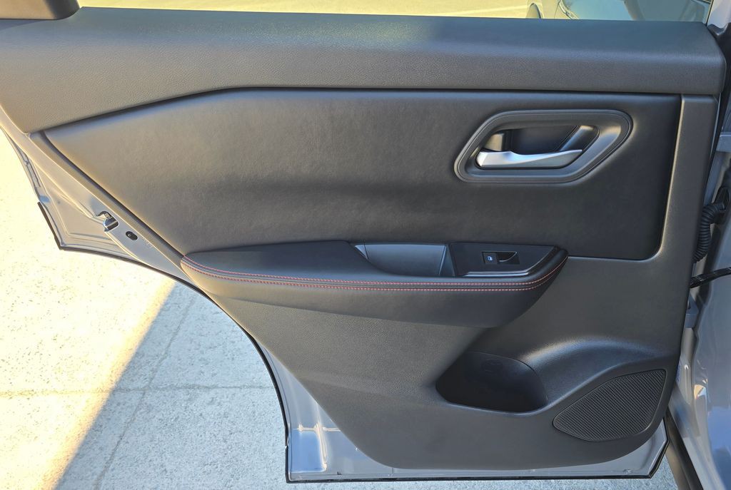 2025 Nissan Rogue Image 33