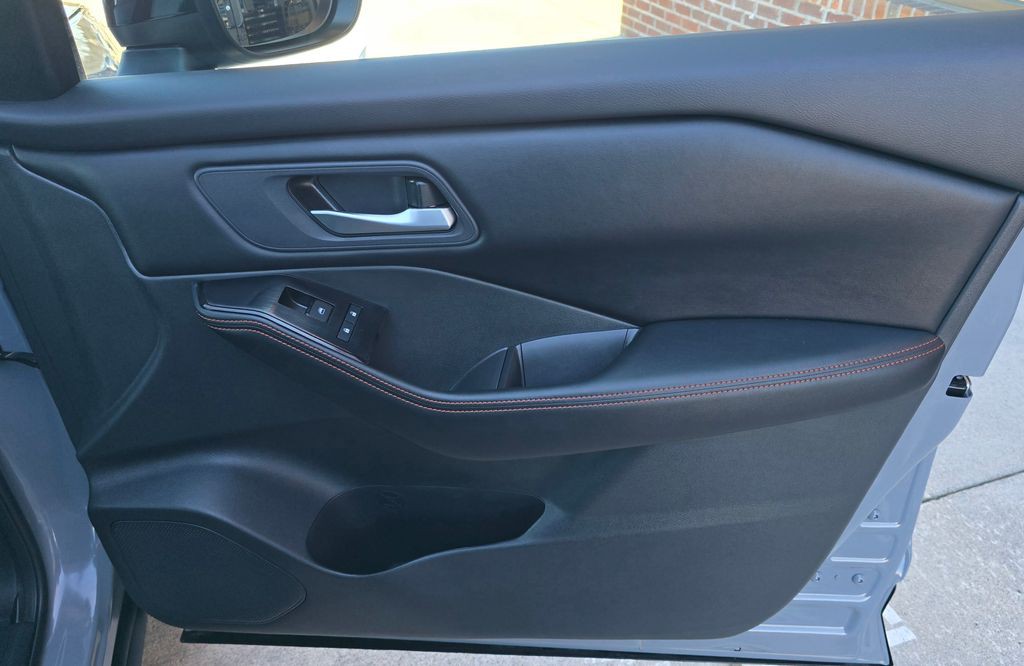 2025 Nissan Rogue Image 37