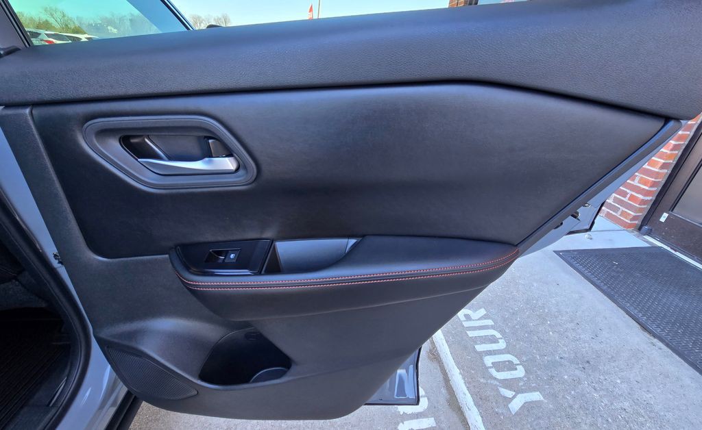 2025 Nissan Rogue Image 40