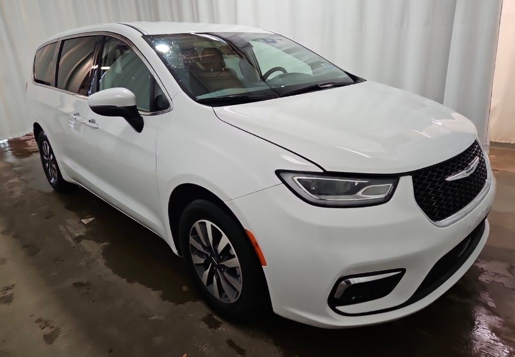 2023 Chrysler Pacifica Image 5