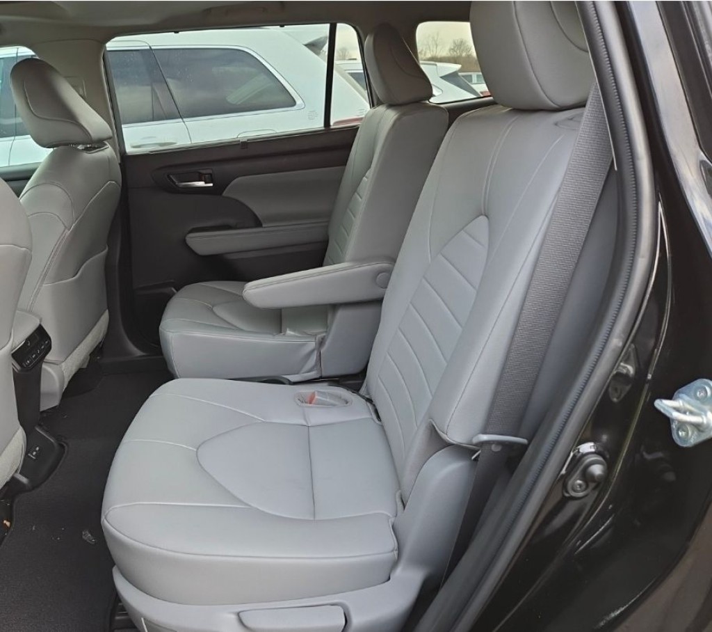2022 Toyota Highlander Image 10