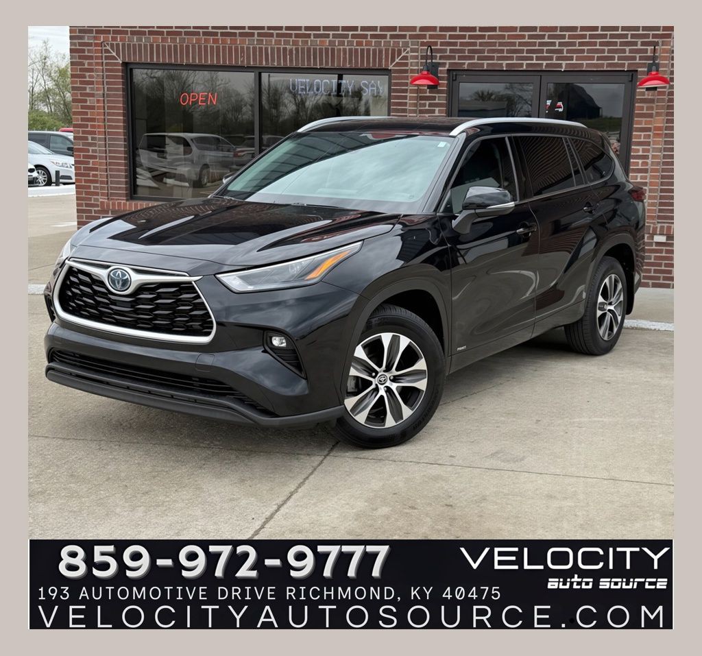 2022 Toyota Highlander Image 1