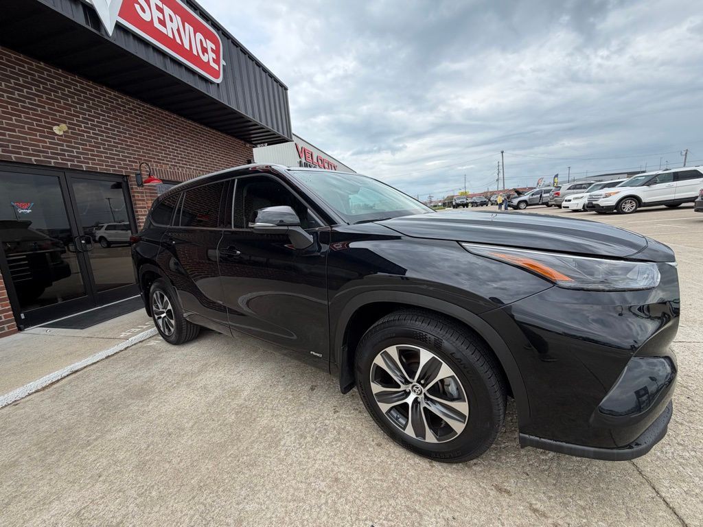 2022 Toyota Highlander Image 3