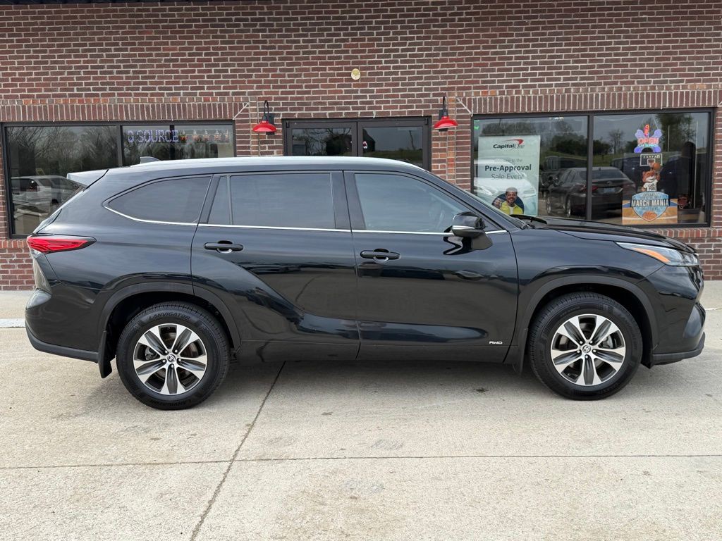 2022 Toyota Highlander Image 6