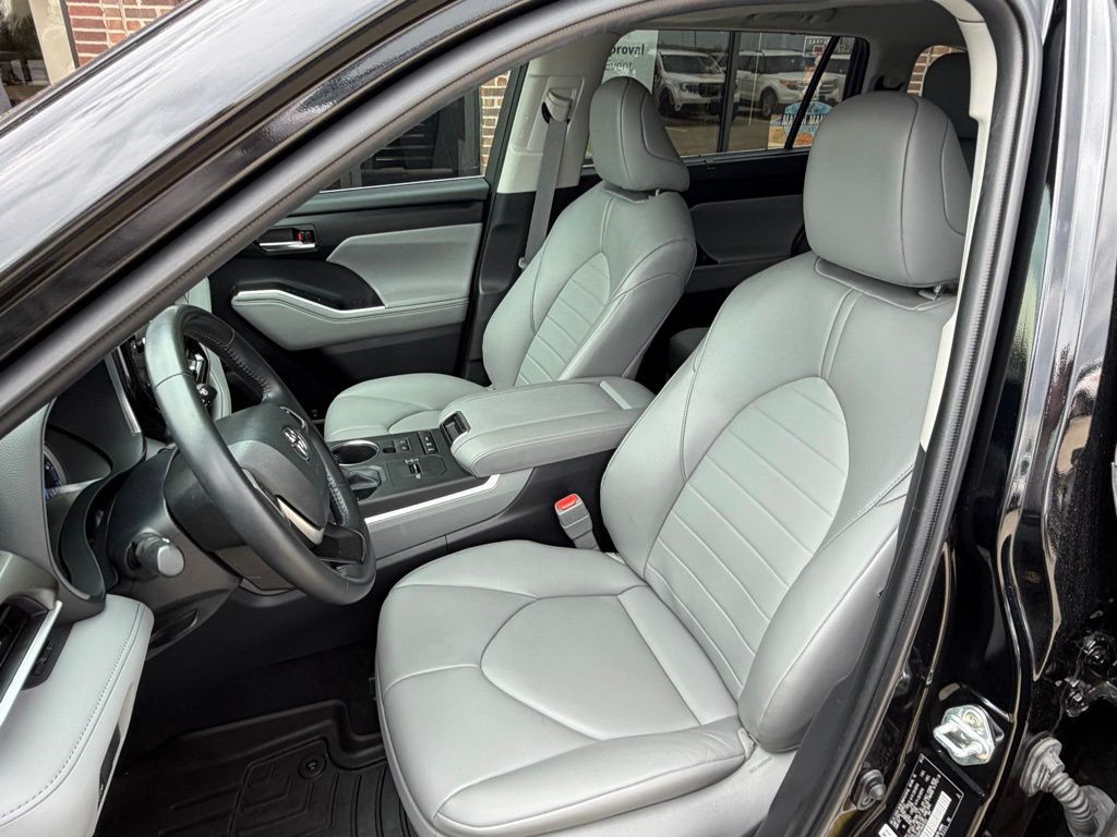 2022 Toyota Highlander Image 17