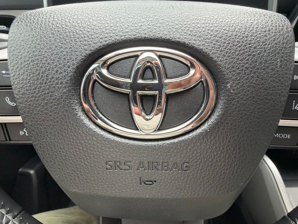 2022 Toyota Highlander Image 24