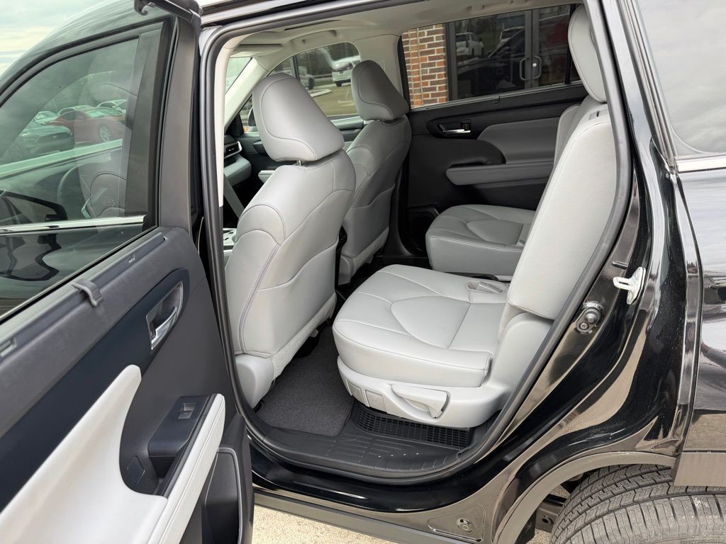 2022 Toyota Highlander Image 46