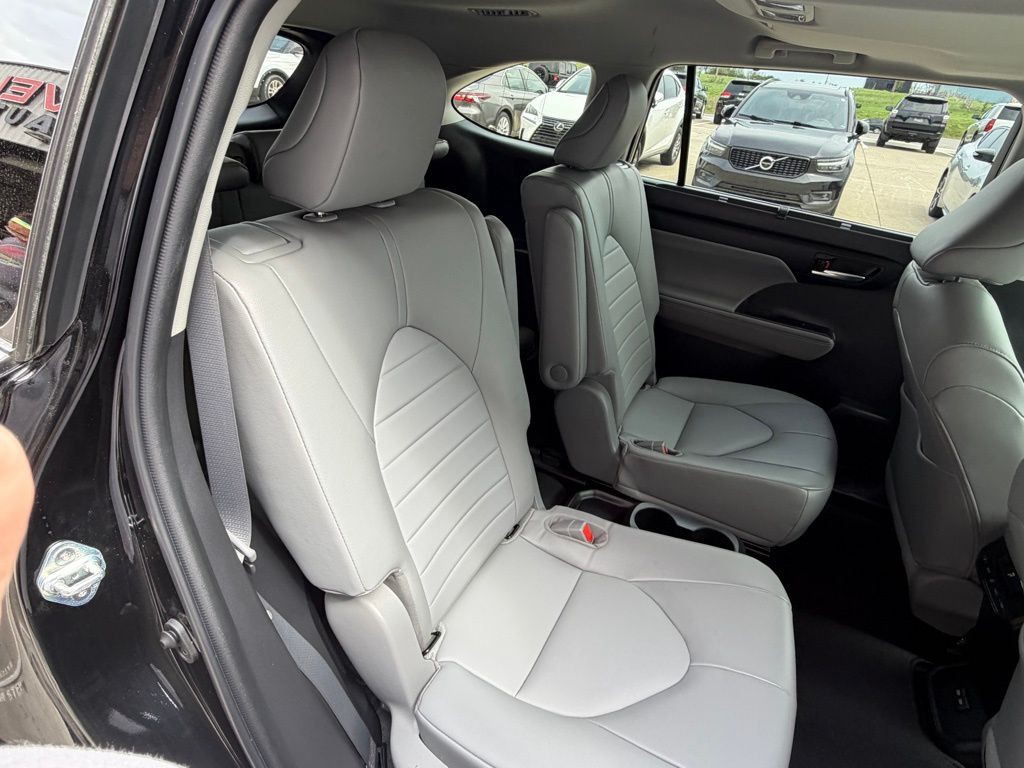 2022 Toyota Highlander Image 68