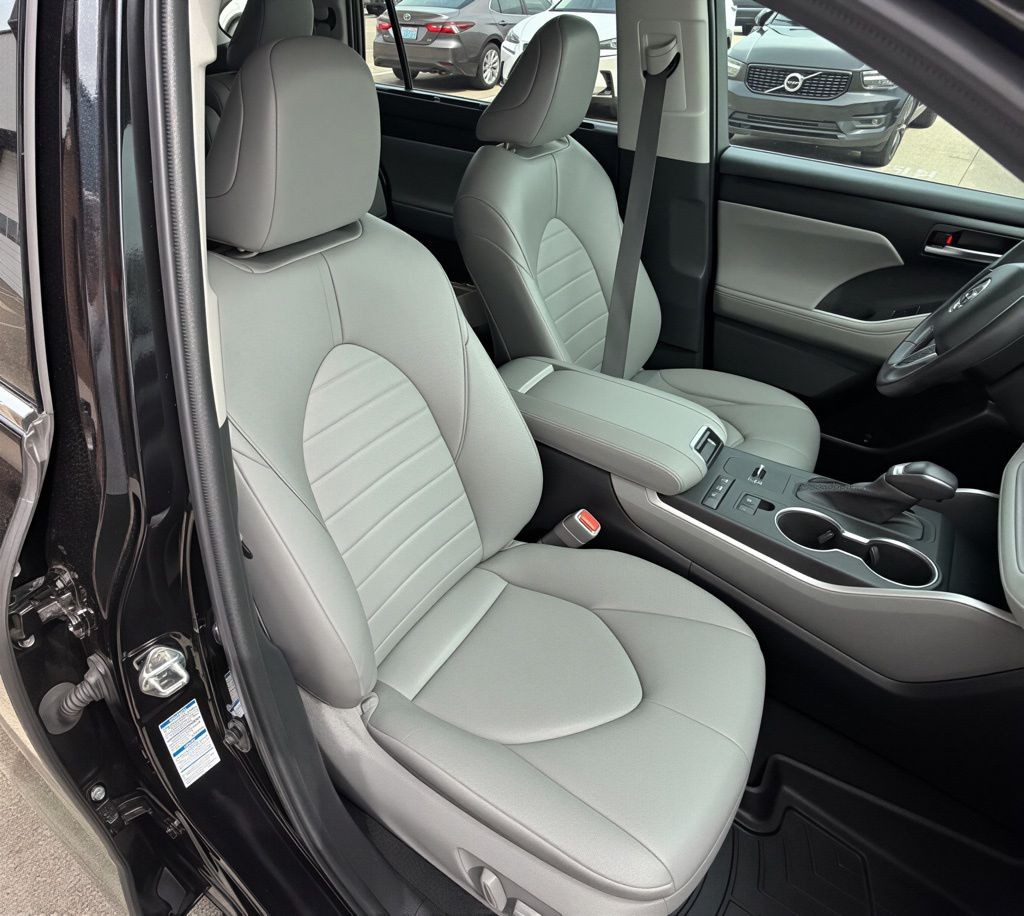 2022 Toyota Highlander Image 70