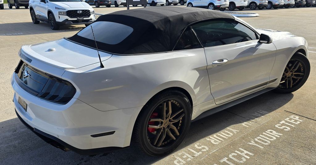 2020 Ford Mustang Image 4