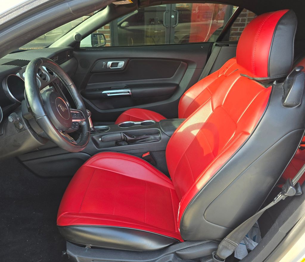 2020 Ford Mustang Image 7