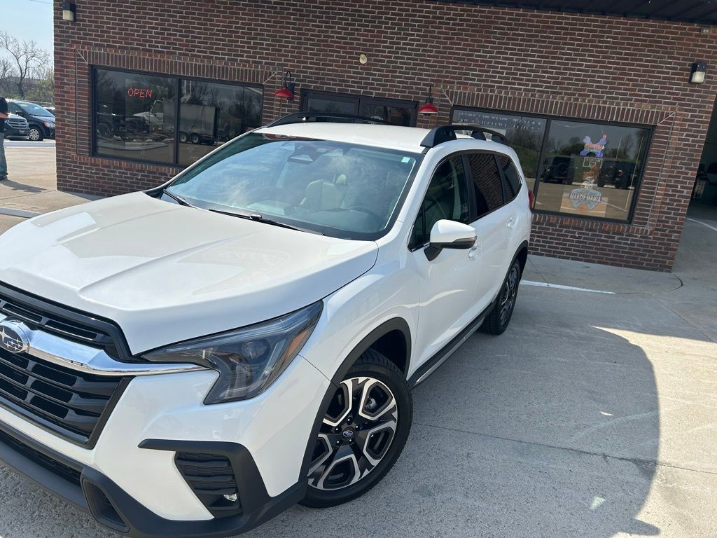 2023 Subaru Ascent Image 2
