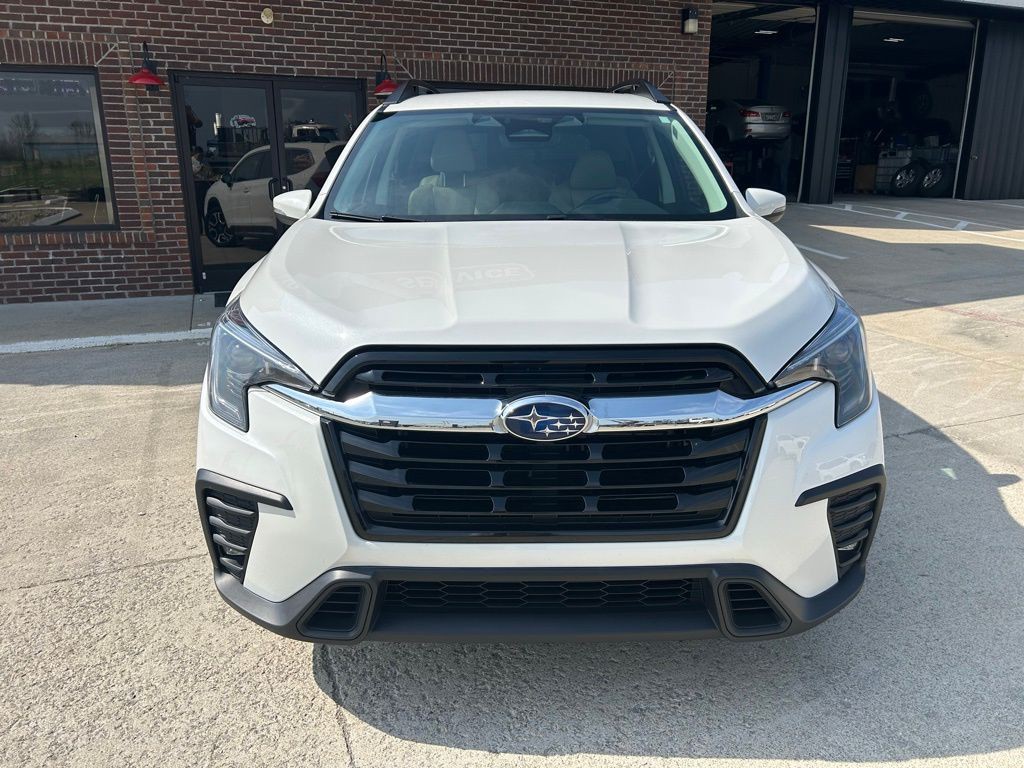 2023 Subaru Ascent Image 3