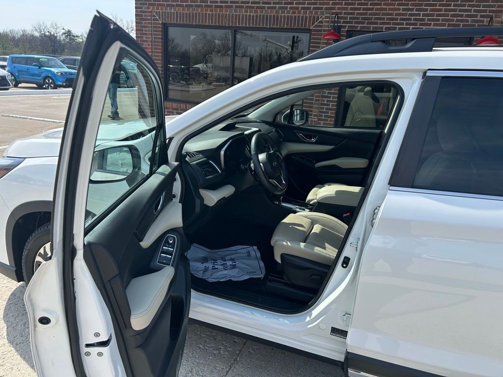 2023 Subaru Ascent Image 8