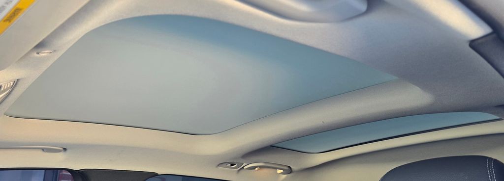 2022 Mercedes-Benz GLC-Class Image 7