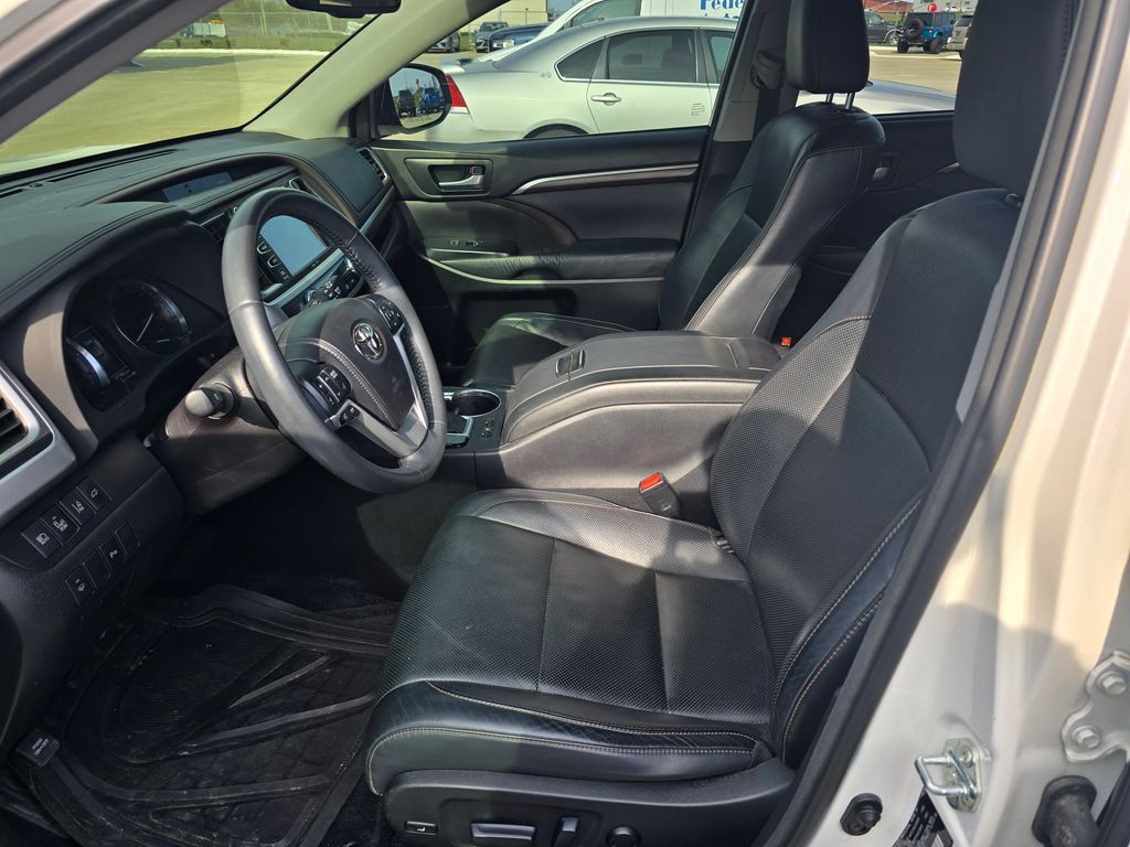 2014 Toyota Highlander Image 5