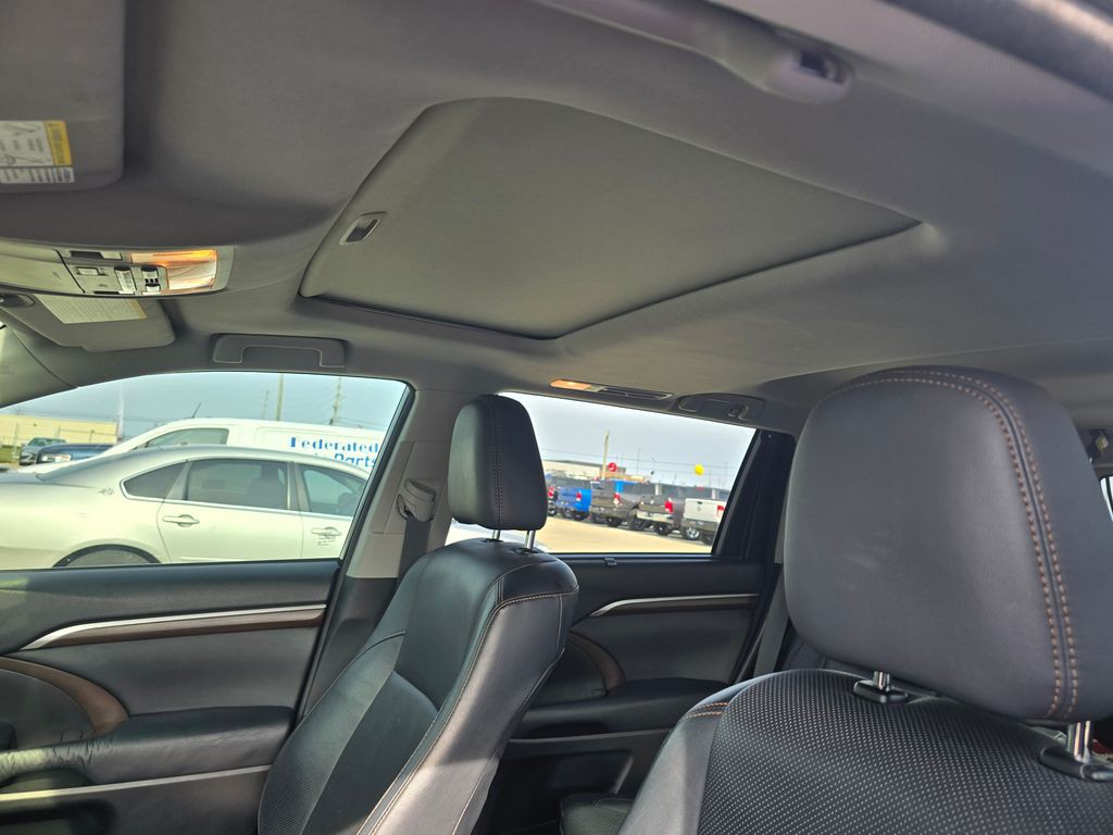 2014 Toyota Highlander Image 7