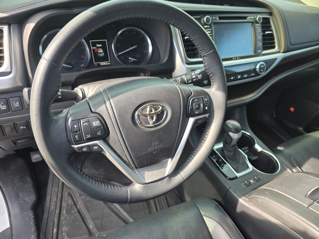 2014 Toyota Highlander Image 8