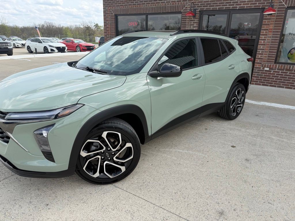 2024 Chevrolet Trax Image 2