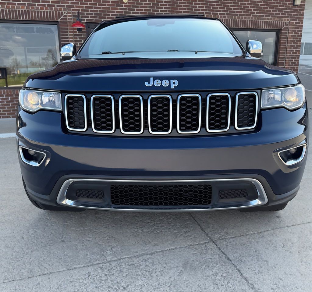 2017 Jeep Grand Cherokee Image 4