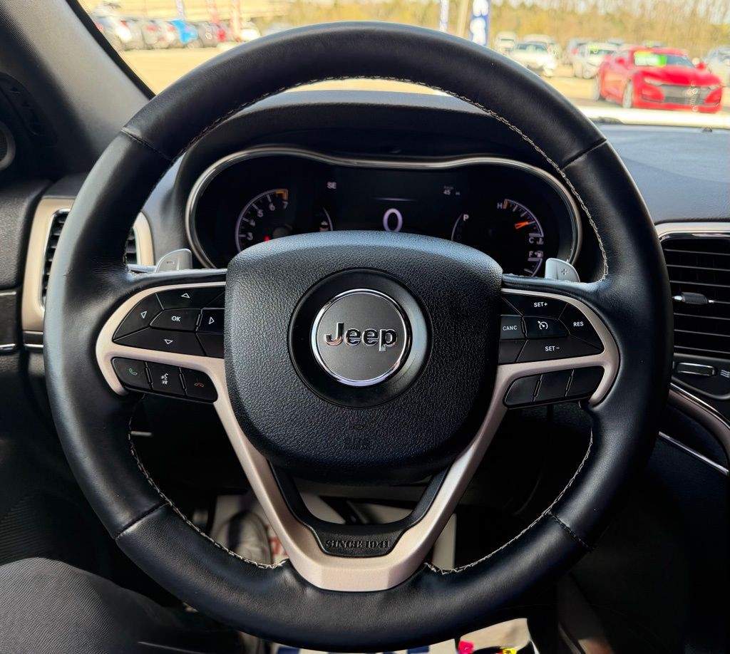 2017 Jeep Grand Cherokee Image 12