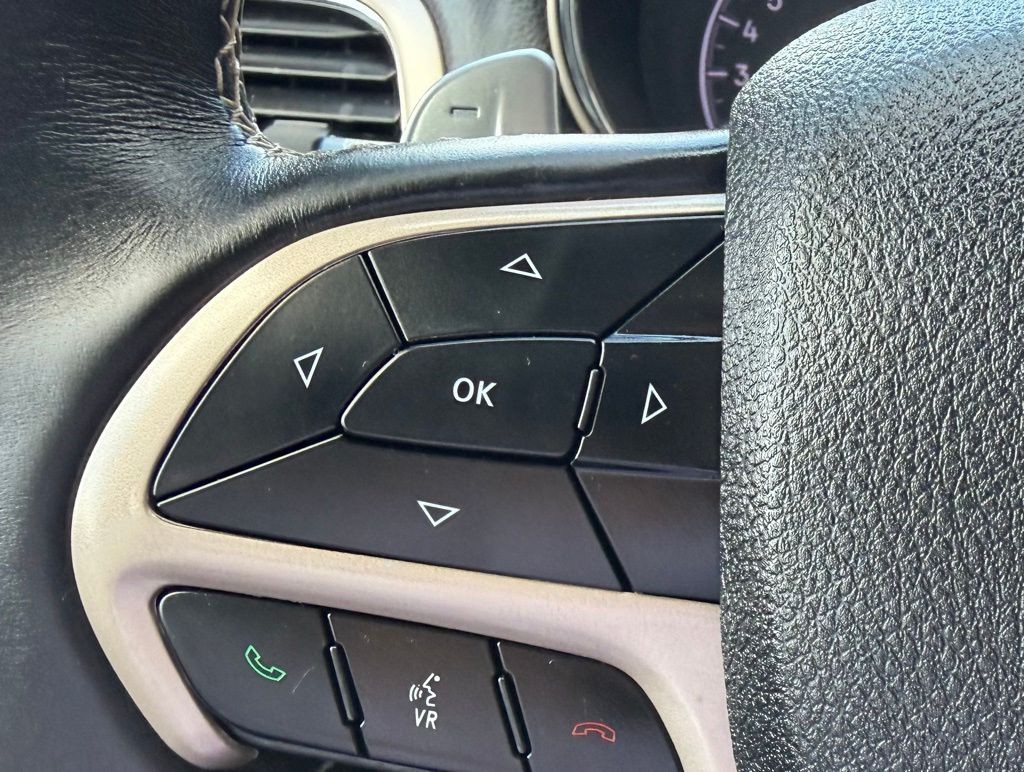 2017 Jeep Grand Cherokee Image 13